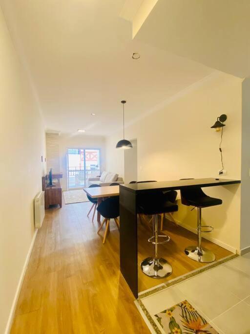Apto. Novo 3 Dorm. C/lareira A 5min Do Baden Baden